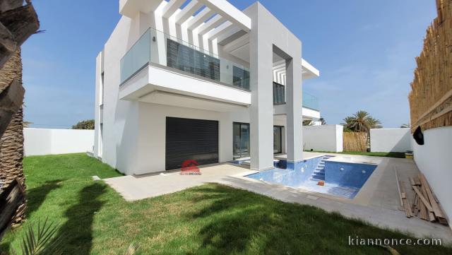 A VENDRE UNE VILLA STYLE CONTEMPORAIN NEUVE A LA ZONE TOURISTIQUE
