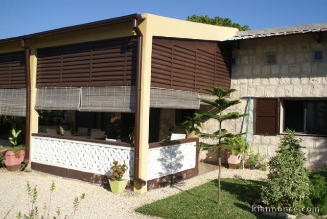 VENTE MAISON T3 + STUDIO AVEC PISCINE A AMBOROVY 